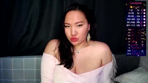 moanakoa online show from December 17, 5:47 pm