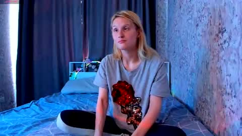 CandyStacy online show from August 1, 1:24 pm