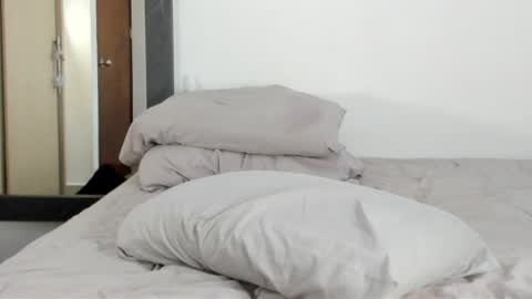  K E L L Y  online show from February 20, 10:59 pm