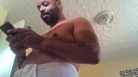 Snapshot of modestguy1084 chatting on September 28, 2:59 pm modestguy1084 online show from September 28, 2:59 pm