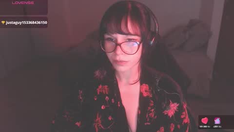 Snapshot of modjo_ chatting on February 4, 6:25 am Modjo online show from February 4, 6:25 am