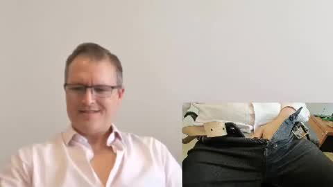 Snapshot of moe_001 chatting on September 16, 5:38 pm Moe online show from September 16, 5:38 pm