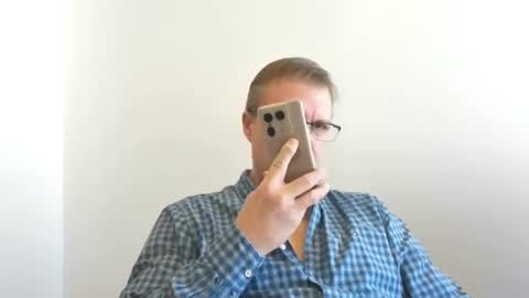 Snapshot of moe_001 chatting on September 25, 7:21 pm Moe online show from September 25, 7:21 pm