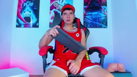 Snapshot of moises_23cm chatting on September 9, 8:53 pm moises_23cm online show from September 9, 8:53 pm