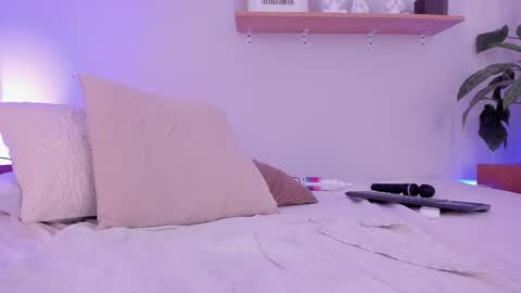 Snapshot of moll1e_ chatting on March 3, 3:22 pm M o L l i E online show from March 3, 3:22 pm