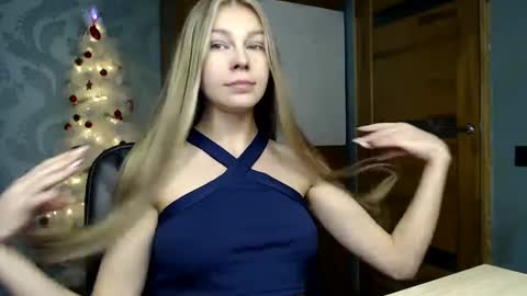 Snapshot of molli_and_tom chatting on January 25, 6:24 pm Bitcoin 1P8NuZxsaNsQTx7wJJJ7Ao1mic4nvJPVLC online show from January 25, 6:24 pm