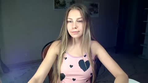 Snapshot of molli_and_tom chatting on October 7, 2:02 pm Bitcoin 1P8NuZxsaNsQTx7wJJJ7Ao1mic4nvJPVLC online show from October 7, 2:02 pm