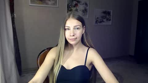 Snapshot of molli_and_tom chatting on September 25, 5:20 pm Bitcoin 1P8NuZxsaNsQTx7wJJJ7Ao1mic4nvJPVLC online show from September 25, 5:20 pm