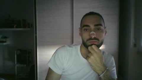 Snapshot of mollo20 chatting on October 19, 3:27 pm mollo20 online show from October 19, 3:27 pm