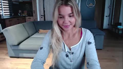 Molly online show from September 18, 11:58 am