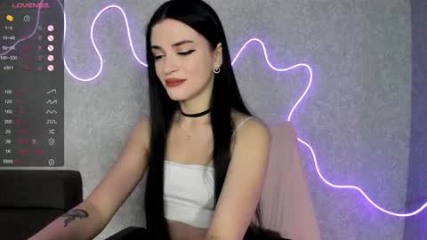 Molly - online show from October 10, 5:35 am