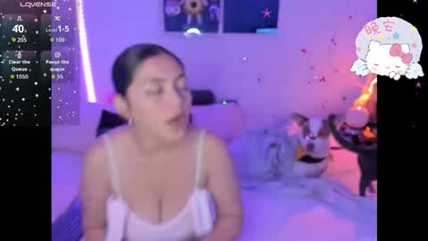 Snapshot of molly_g18 chatting on October 18, 12:26 am MARIANA online show from October 18, 12:26 am