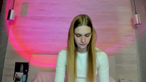 Molly Hunt online show from February 23, 1:24 pm