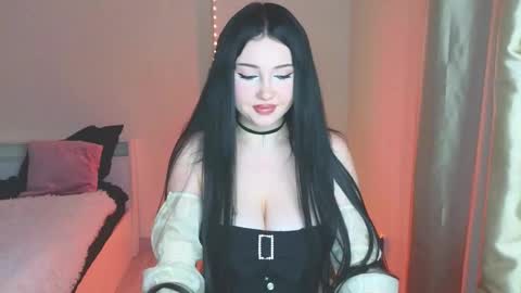 Snapshot of molly_millerr chatting on December 2, 11:40 am molly_millerr online show from December 2, 11:40 am