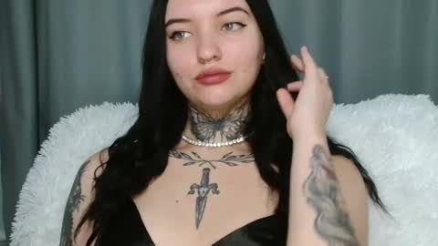 Lina online show from December 18, 9:36 am