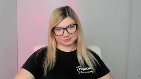 Molly online show from September 17, 11:46 am