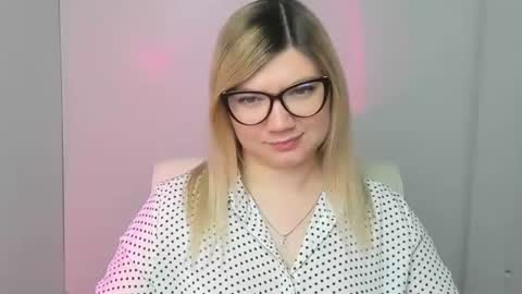 Molly online show from October 25, 6:24 am