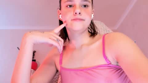 Molly online show from February 20, 6:26 am