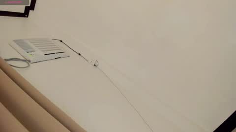 Molly Frakambush online show from October 26, 8:04 am