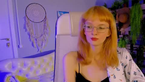 mollyjiggles online show from October 16, 1:00 pm