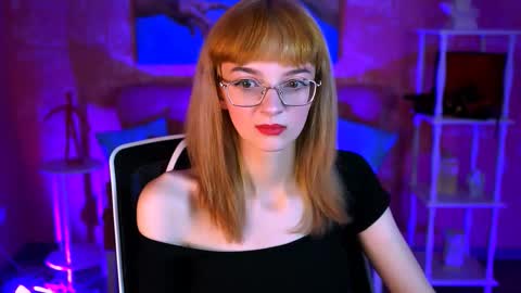 mollyjiggles online show from October 8, 2:34 pm