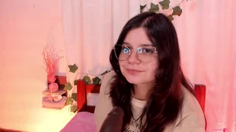 Snapshot of mollylewis18 chatting on February 12, 7:35 pm New girl Emily Valentina Michelle online show from February 12, 7:35 pm