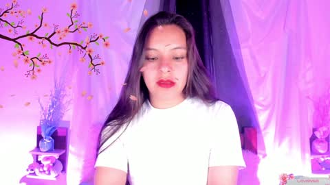 Snapshot of mollylewis18 chatting on January 28, 9:29 pm New girl Emily Valentina Michelle online show from January 28, 9:29 pm