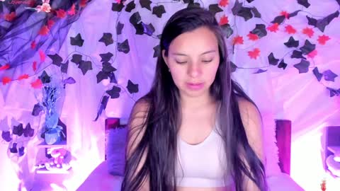 Snapshot of mollylewis18 chatting on February 6, 9:49 pm New girl Emily Valentina Michelle online show from February 6, 9:49 pm