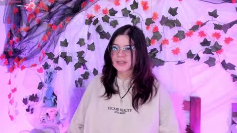 Snapshot of mollylewis18 chatting on February 7, 4:03 pm New girl Emily Valentina Michelle online show from February 7, 4:03 pm