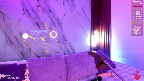 New girl Emily Valentina  Michelle online show from April 16, 8:20 pm