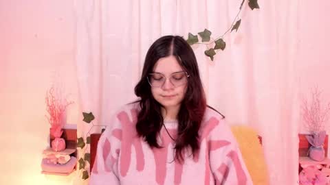 Snapshot of mollylewis18 chatting on February 11, 4:13 pm New girl Emily Valentina Michelle online show from February 11, 4:13 pm