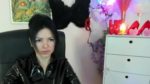 Molly online show from March 13, 7:44 am