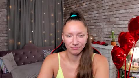 hi im Molly heregreat boobs big heart  warm pussy  online show from March 4, 1:13 am