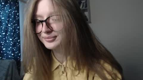 mollytucker online show from March 8, 12:20 pm