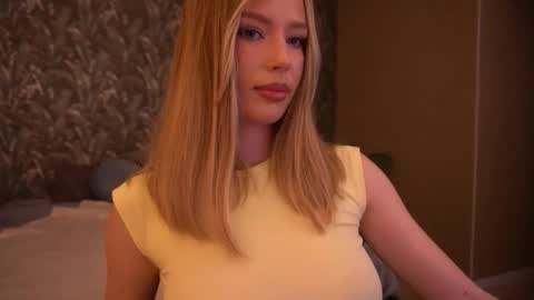 mollyymayy online show from May 23, 7:54 pm