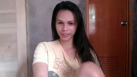 Snapshot of momi_khem019 chatting on March 1, 3:53 am MOMIKHEM online show from March 1, 3:53 am