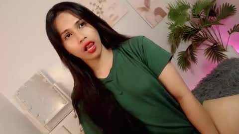 Snapshot of momi_khem019 chatting on September 16, 2:09 pm MOMIKHEM online show from September 16, 2:09 pm