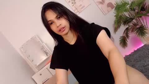 Snapshot of momi_khem019 chatting on September 24, 7:59 am MOMIKHEM online show from September 24, 7:59 am