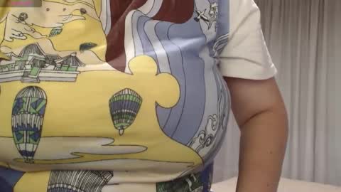 Snapshot of mommyissuess_ chatting on October 11, 10:09 am Daphne  online show from October 11, 10:09 am