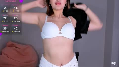 Snapshot of momo_ayase chatting on October 6, 3:41 pm momo online show from October 6, 3:41 pm