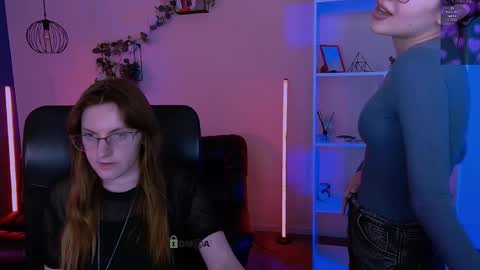 Mona  online show from May 29, 7:23 pm