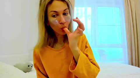 Mona online show from March 3, 5:31 am