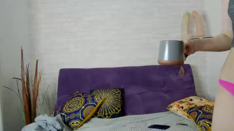 Mona online show from December 22, 11:33 am