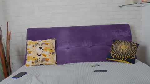 Mona online show from December 10, 11:32 am