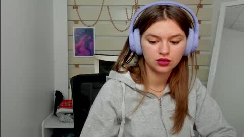 Monika online show from February 25, 4:25 pm