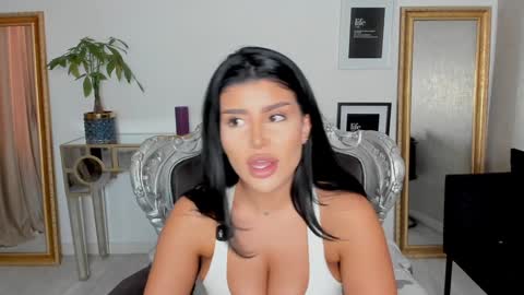 Snapshot of moniqueeass chatting on September 26, 2:03 pm Alessia online show from September 26, 2:03 pm
