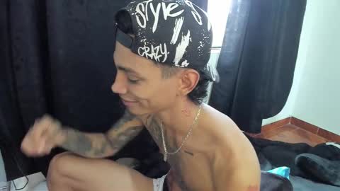 monkeyd_66 online show from September 19, 5:16 pm