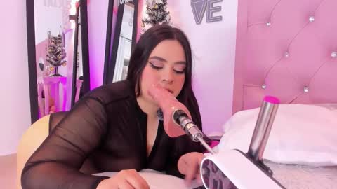 monserratt_j online show from January 9, 9:31 pm