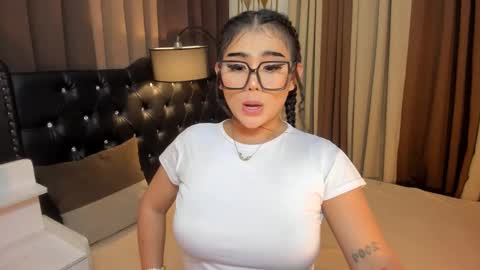 Snapshot of monstrouscockdivaontop chatting on February 19, 7:59 pm Ruthie online show from February 19, 7:59 pm