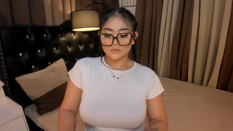 Snapshot of monstrouscockdivaontop chatting on January 22, 7:34 pm Ruthie online show from January 22, 7:34 pm